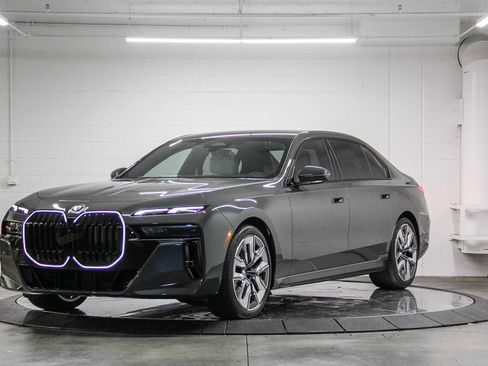 New 2026 BMW 740i w/ Premium Package image 3