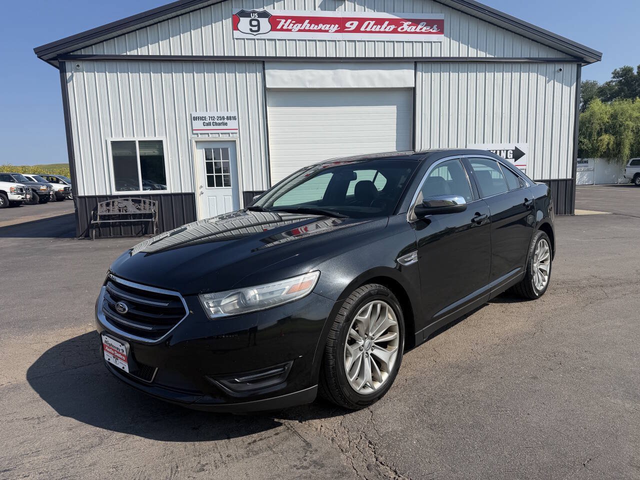 Used 2014 Ford Taurus Limited FWD image 1