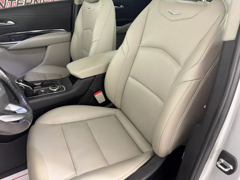 Used 2021 Cadillac XT4 Luxury w/ LPO, Onyx Sport Package AWD/4WD image 36