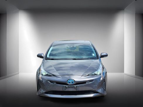 Used 2018 Toyota Prius Three w/ Advanced Technology Package FWD image 5