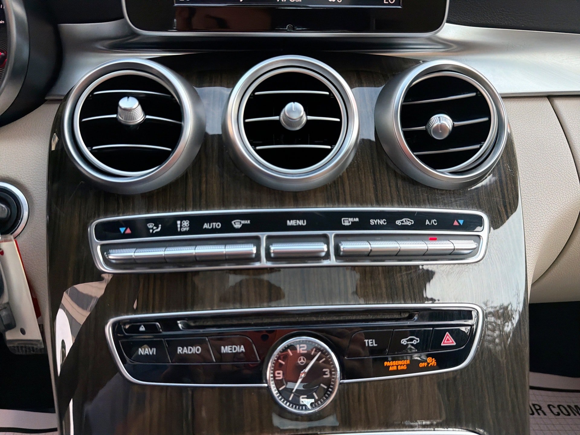 Used 2018 Mercedes-Benz C 300 Sedan w/ Premium Package image 17