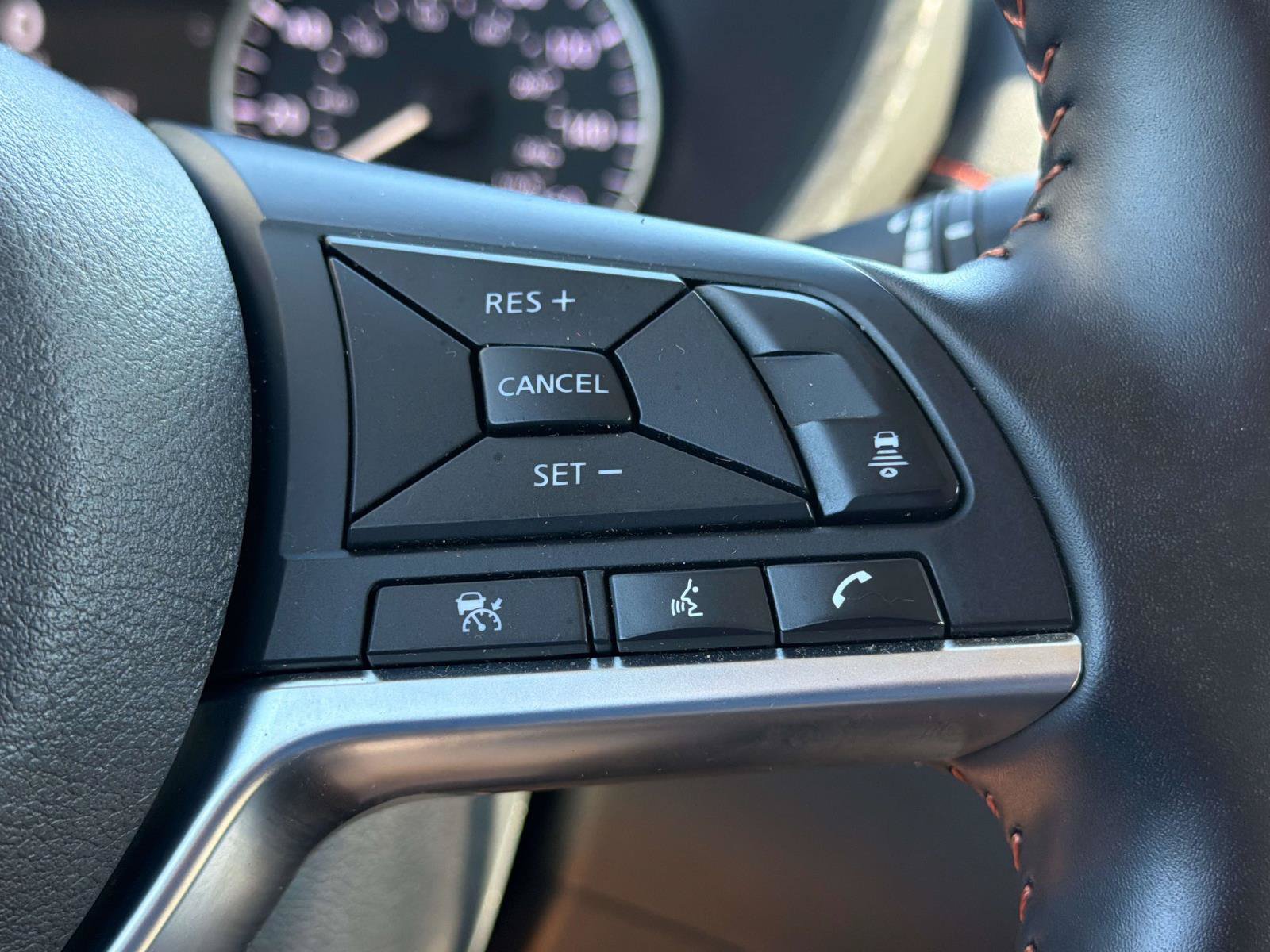 Used 2025 Nissan Sentra SR FWD image 34