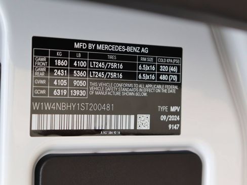 Used 2025 Mercedes-Benz Sprinter 2500 image 19