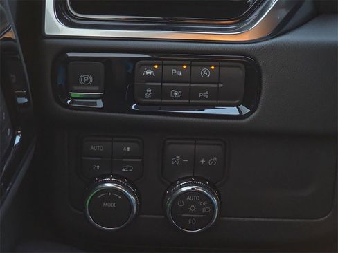 New 2026 GMC Yukon XL Denali w/ Sun & Power Step Package image 27