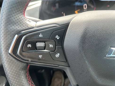 Certified 2025 Chevrolet Trax RS w/ Sunroof Package image 10