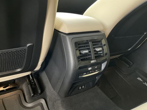 Certified 2025 BMW X4 xDrive30i w/ Premium Package AWD/4WD image 24