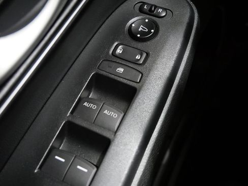 Used 2018 Honda CR-V Touring image 14