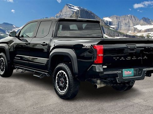 Used 2025 Toyota Tacoma TRD Off-Road image 13