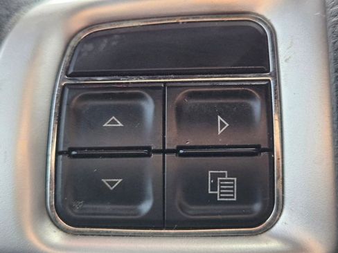 Used 2011 Dodge Challenger image 13