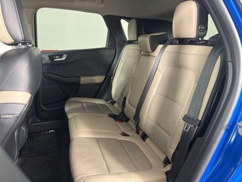 Used 2020 Ford Escape Titanium image 16