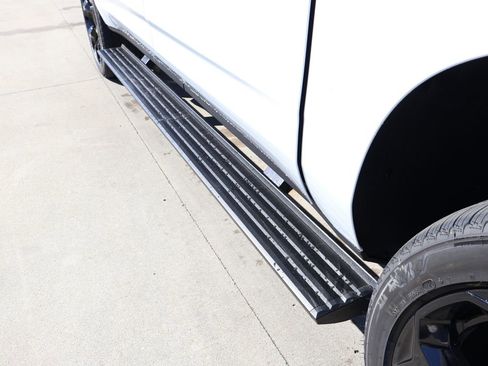 New 2026 Chevrolet Suburban High Country AWD/4WD image 10