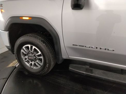 Used 2022 GMC Sierra 2500 SLT w/ SLT Convenience Package image 45