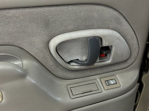 Used 2000 Chevrolet Tahoe Z71 w/ Comfort & Security Pkg image 54