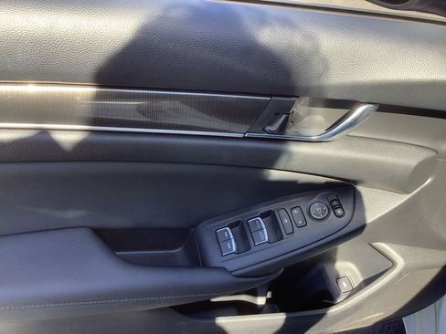 Used 2020 Honda Accord Sport image 12
