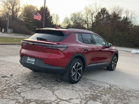 New 2026 Chevrolet Equinox EV LT image 8