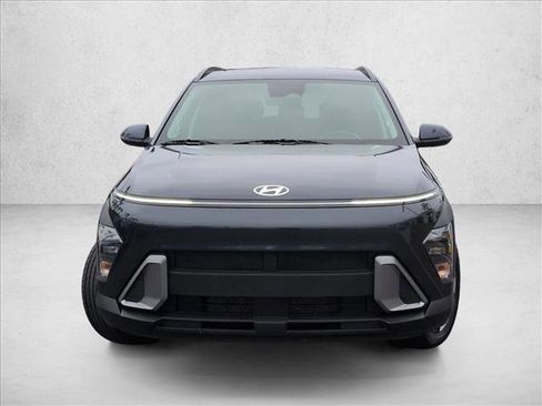 Used 2024 Hyundai Kona SEL FWD image 2