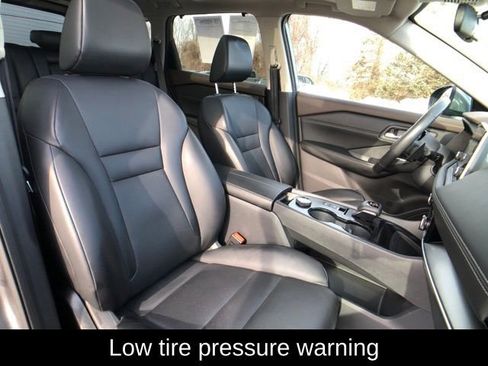 Used 2023 Nissan Rogue SV w/ SV Premium Package image 24