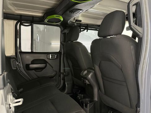 Used 2021 Jeep Wrangler Unlimited Sport AWD/4WD image 38
