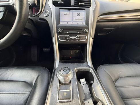 Used 2017 Ford Fusion Energi SE image 15