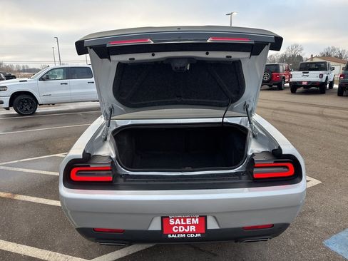 Used 2020 Dodge Challenger R/T w/ Plus Package image 10