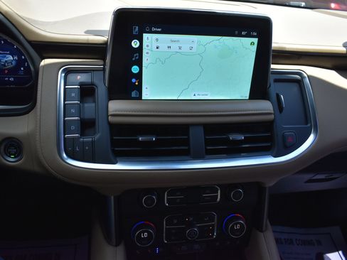 Used 2022 Chevrolet Suburban Premier AWD/4WD image 26