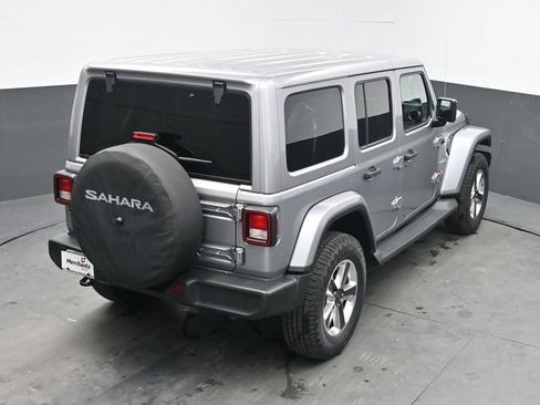 Used 2018 Jeep Wrangler Unlimited Sahara AWD/4WD image 29