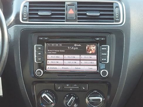 Used 2012 Volkswagen Jetta SE image 13