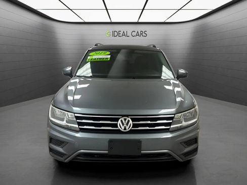 Used 2019 Volkswagen Tiguan SE FWD image 2