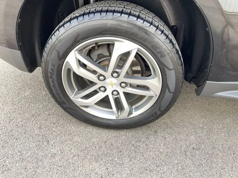 Used 2017 Chevrolet Equinox Premier w/ Enhanced Convenience Package image 39