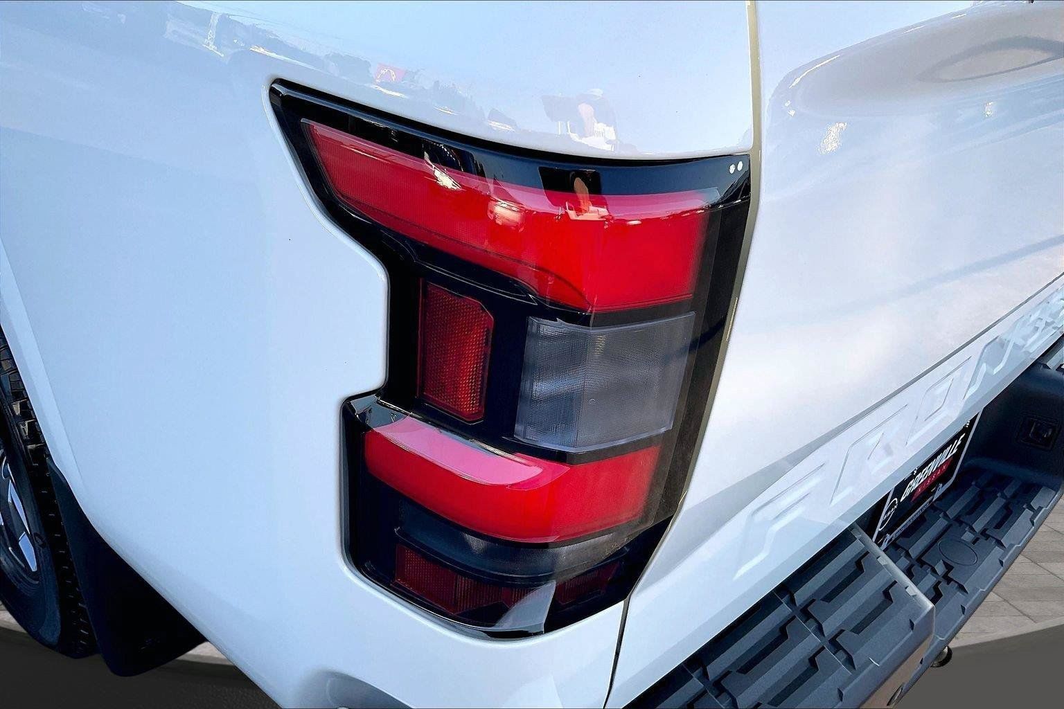 Certified 2025 Nissan Frontier SV RWD image 30