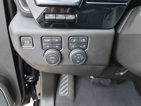 Used 2024 Chevrolet Silverado 2500 LTZ w/ LTZ Plus Package image 33