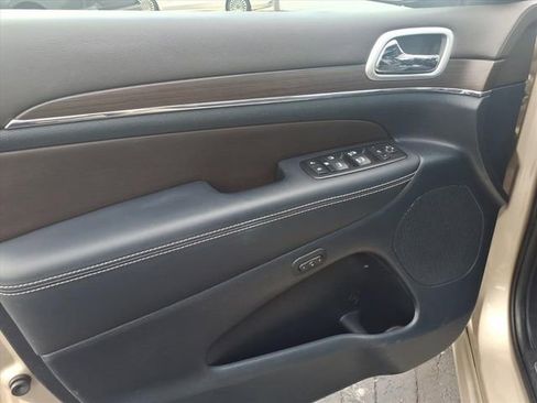 Used 2015 Jeep Grand Cherokee Overland image 11