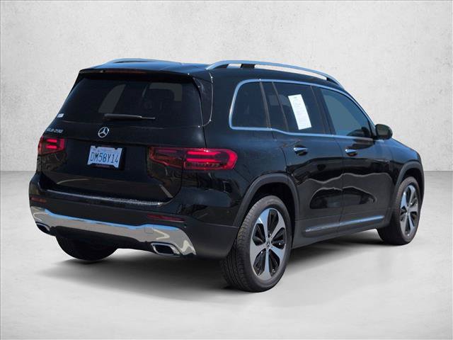 Used 2025 Mercedes-Benz GLB 250 image 2