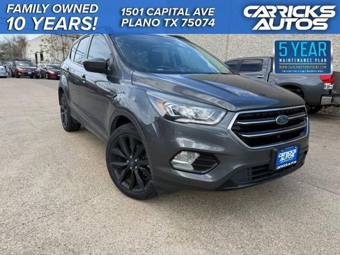 Used 2017 Ford Escape SE w/ SE Sport Appearance Package image 1