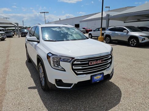 Used 2024 GMC Terrain SLT AWD/4WD image 2