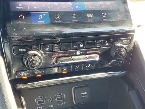 Used 2024 Jeep Grand Cherokee Limited image 27