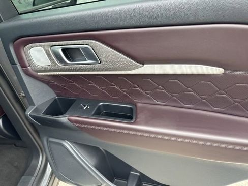 Used 2025 Ford Explorer Platinum w/ LUX Leather Package AWD/4WD image 30