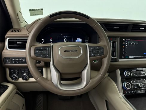 Used 2023 GMC Yukon Denali w/ Denali Reserve Package image 38