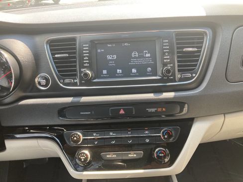 Used 2019 Kia Sedona EX image 29