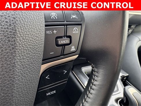 Used 2024 Toyota Crown XLE image 27