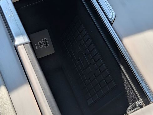 Used 2025 Lincoln Navigator Reserve image 30