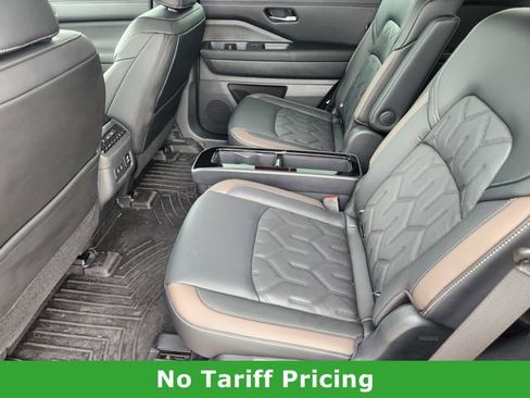 Certified 2026 Nissan Pathfinder Platinum FWD image 25