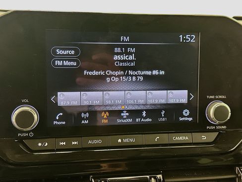 Used 2023 Nissan Pathfinder SV w/ SV Premium Package image 21