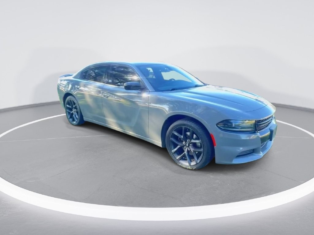 Used 2019 Dodge Charger SXT w/ Blacktop Package RWD image 2