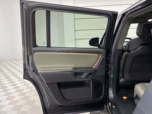 Used 2023 Rivian R1S Adventure AWD/4WD image 17
