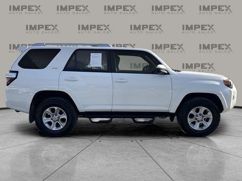 Used 2018 Toyota 4Runner SR5 image 6