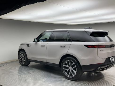 Used 2023 Land Rover Range Rover Sport SE AWD/4WD image 4