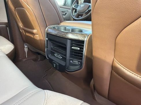 Used 2019 RAM 1500 Laramie AWD/4WD image 14