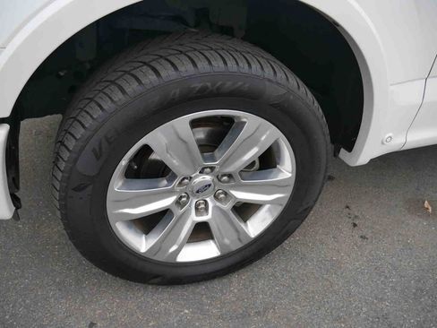 Used 2015 Ford F150 Platinum w/ Equipment Group 701A Luxury image 16