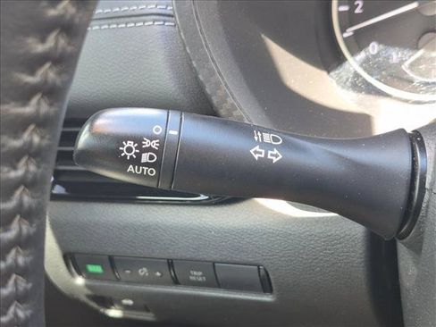 Used 2022 Nissan Sentra SV w/ All-Weather Package FWD image 6